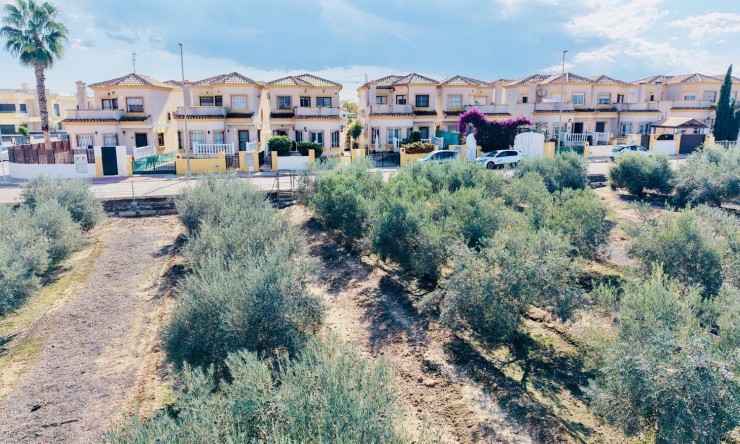 Resale - Villa -
Los Montesinos - La Herrada