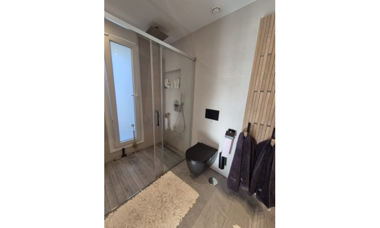 Resale - Villa -
La Finca Golf