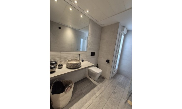 Resale - Villa -
La Finca Golf