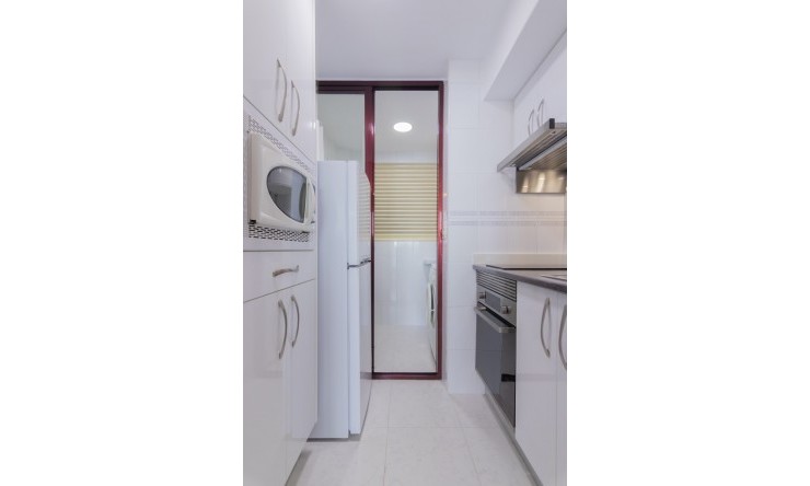 Resale - Apartment -
Benidorm