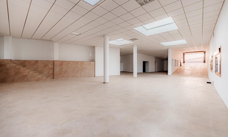 Resale - Villa -
Benalmadena