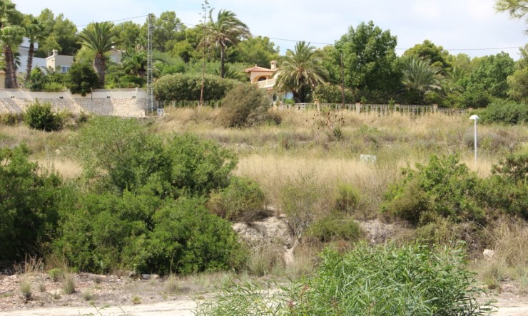 Herverkoop - Plot -
Moraira - Benimeit