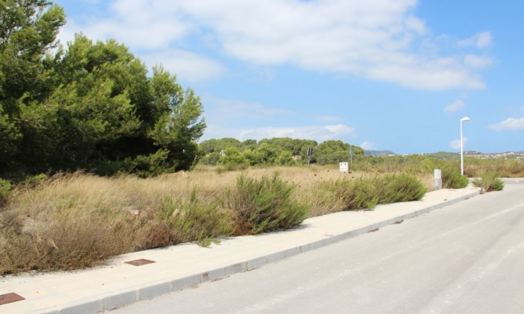 Rynek Wtórny - Działka -
Moraira - Benimeit