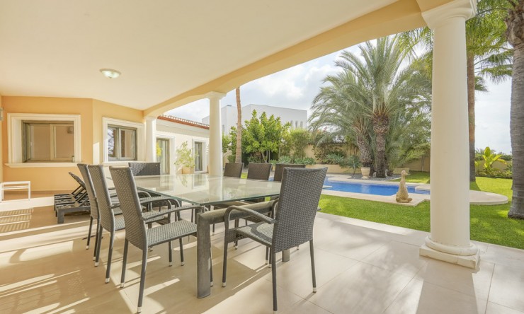 Resale - Villa -
Benissa - Buenavista