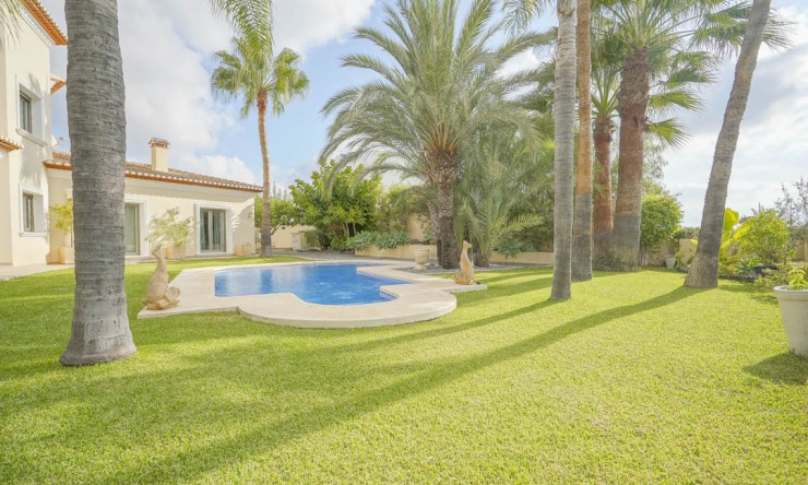 Resale - Villa -
Benissa - Buenavista