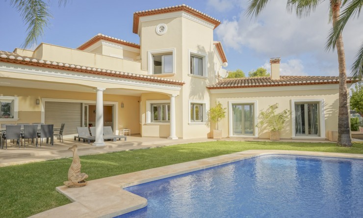 Resale - Villa -
Benissa - Buenavista