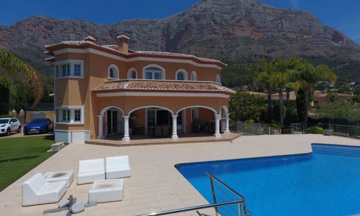 Resale - Villa -
Jávea - Montgo