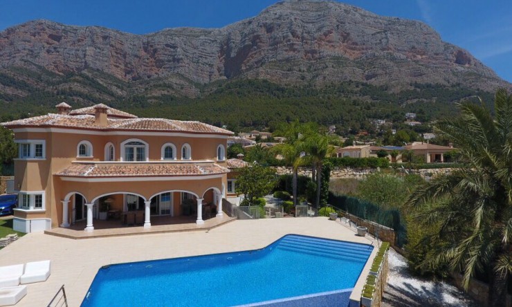 Reventa - Villa -
Jávea - Montgo