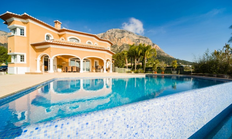 Revente - Villa -
Jávea - Montgo