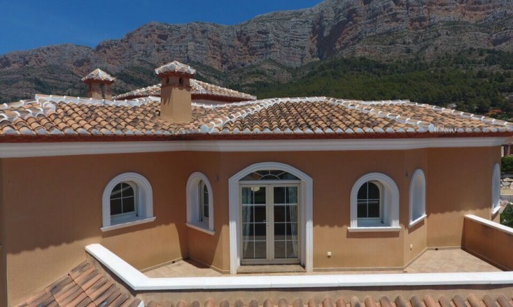 Resale - Villa -
Jávea - Montgo