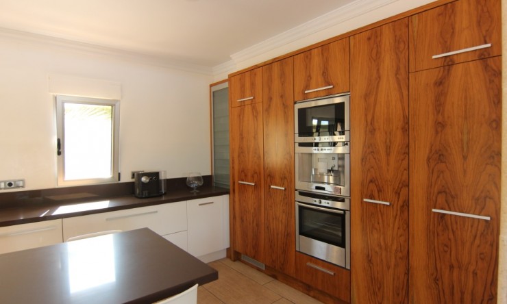 Resale - Villa -
Jávea - Puerta Fenicia