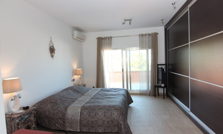 Resale - Villa -
Jávea - Puerta Fenicia