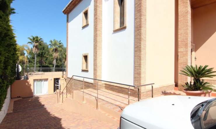 Resale - Villa -
Jávea - Puerta Fenicia