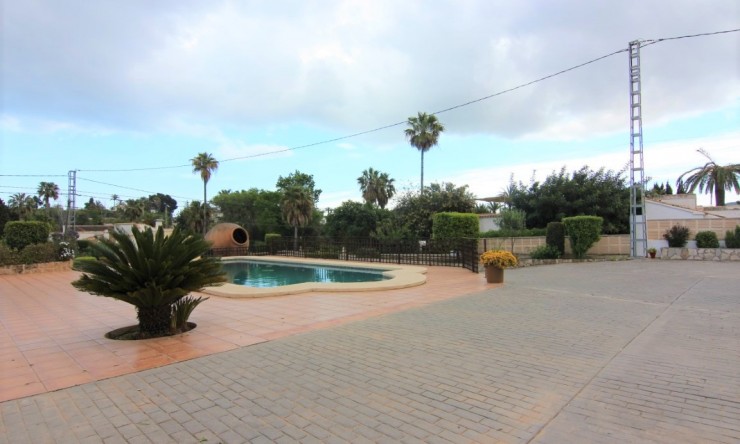 Resale - Villa -
Jávea - Valls