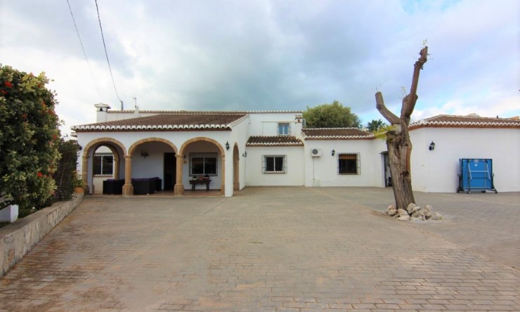 Reventa - Villa -
Jávea - Valls