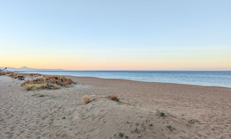 Neue Gebäude - Wohnung -
Denia - El Palmar