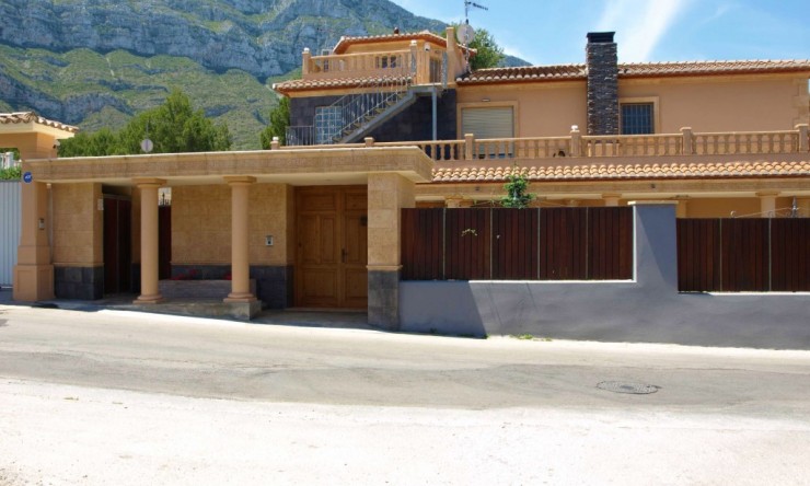 Rynek Wtórny - Willa -
Denia - Corral de Calafat