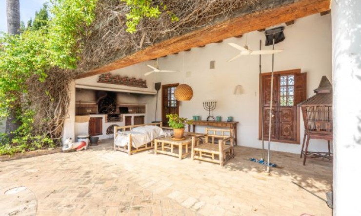 Resale - Villa -
Jávea - Tossals