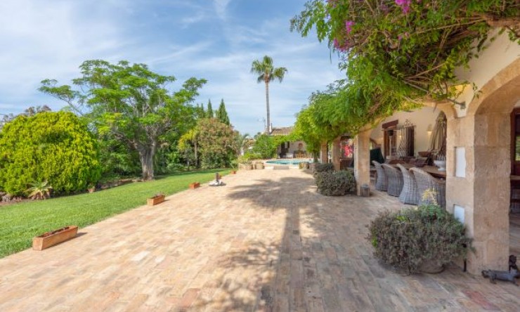 Resale - Villa -
Jávea - Tossals