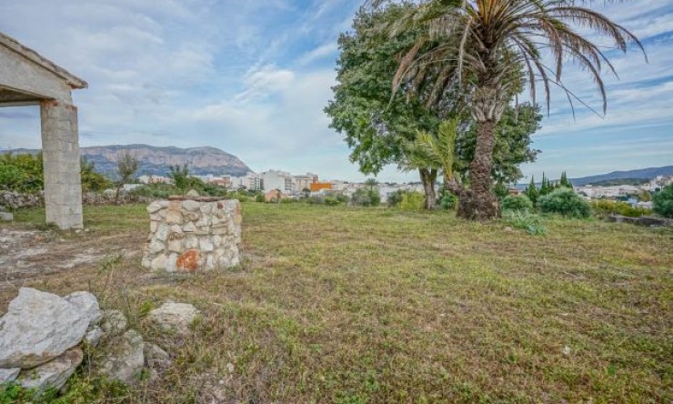 Resale - Plot -
Gata de Gorgos - Centrre