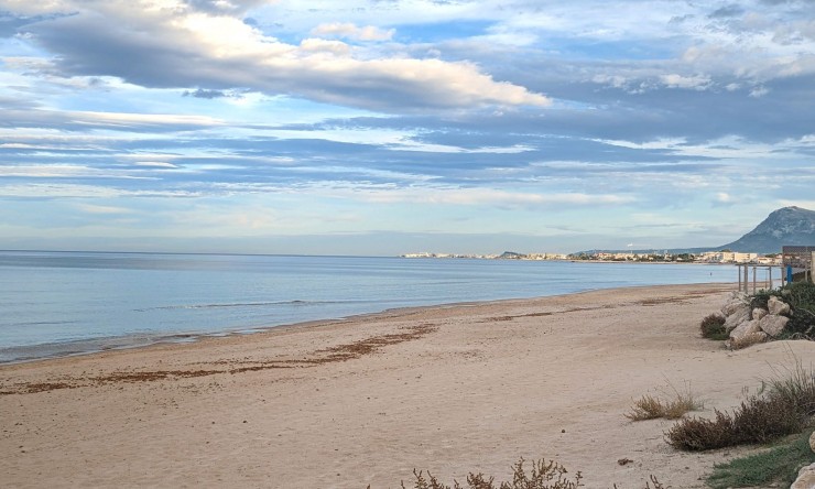 Revente - Tracé -
Denia - Deveses