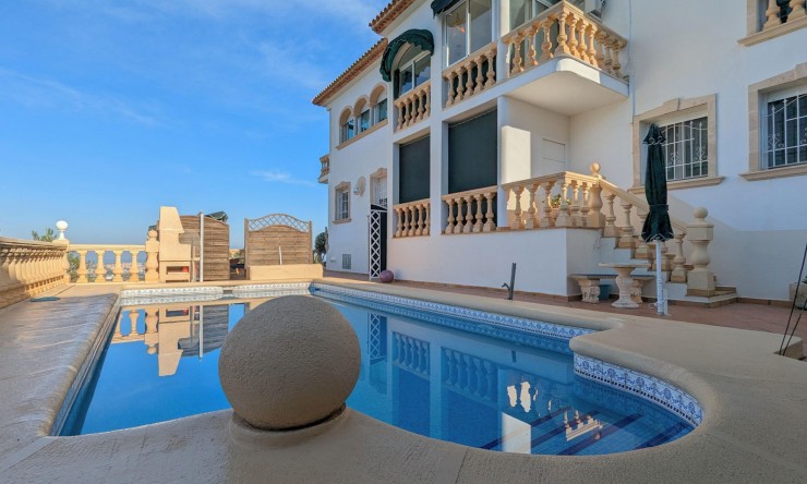 Resale - Villa -
Denia - La Pedrera