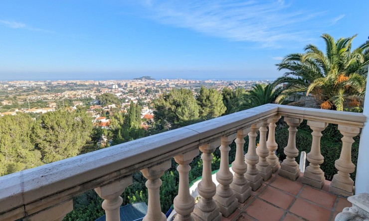 Rynek Wtórny - Willa -
Denia - La Pedrera