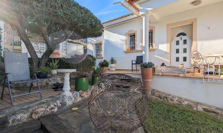 Resale - Villa -
Denia - La Pedrera