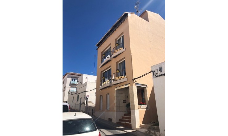 Resale - Villa -
Jávea - Port