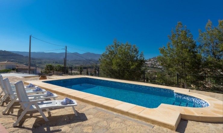 Resale - Villa -
Calpe - Cometa