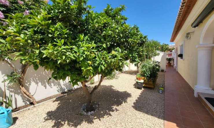 Resale - Villa -
Moraira - Sabatera