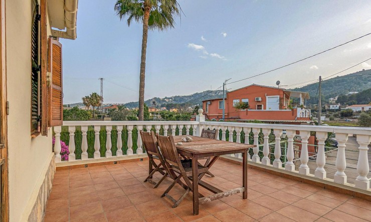 Resale - Villa -
Pedreguer - March