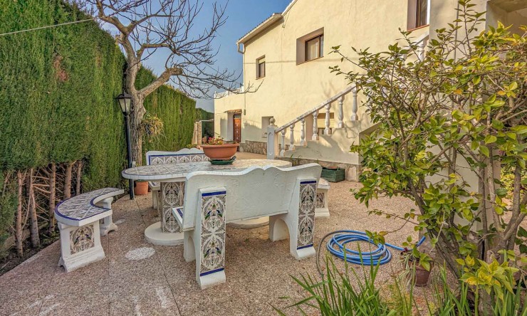 Resale - Villa -
Pedreguer - March