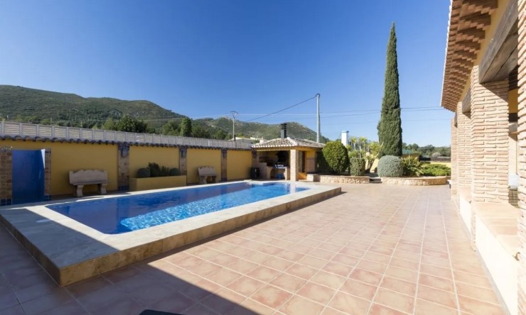 Resale - Villa -
Lliber