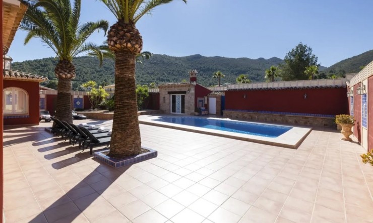 Resale - Villa -
Lliber