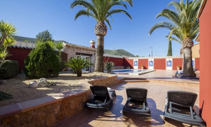 Resale - Villa -
Lliber