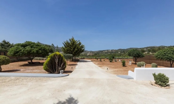 Resale - Villa -
Lliber