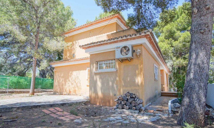 Resale - Villa -
Denia - Las Rotas