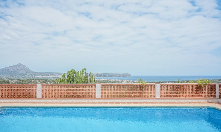 Resale - Villa -
Jávea - La Granadella