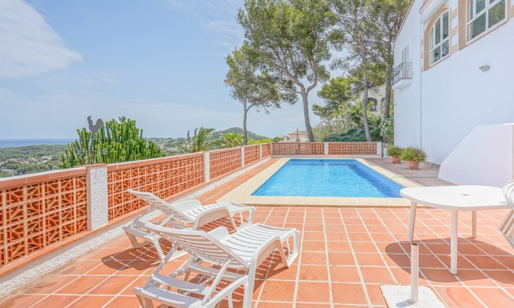 Resale - Villa -
Jávea - La Granadella