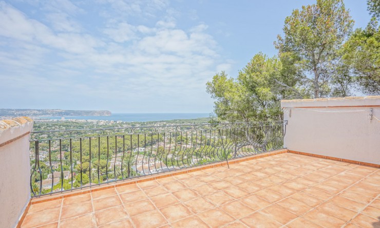 Resale - Villa -
Jávea - La Granadella