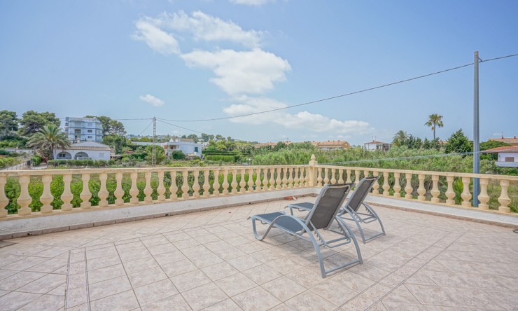 Resale - Villa -
Jávea - Cala Blanca