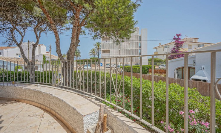 Resale - Villa -
Jávea - Cala Blanca