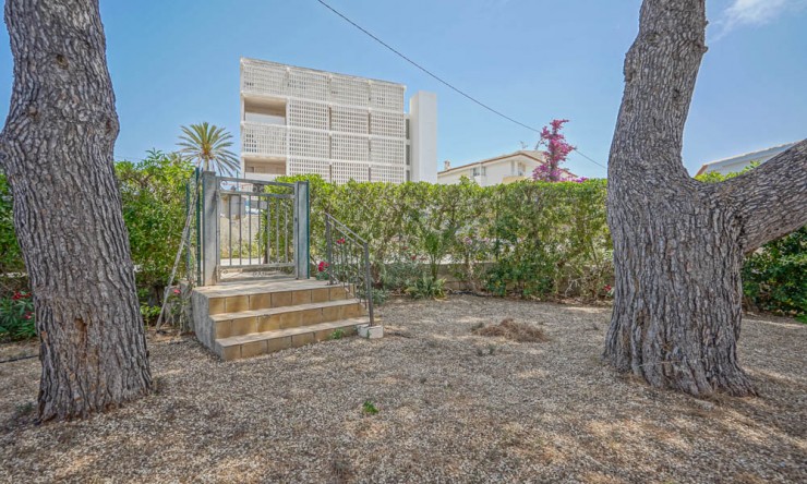 Resale - Villa -
Jávea - Cala Blanca