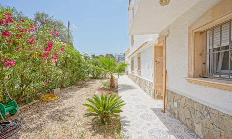 Resale - Villa -
Jávea - Cala Blanca