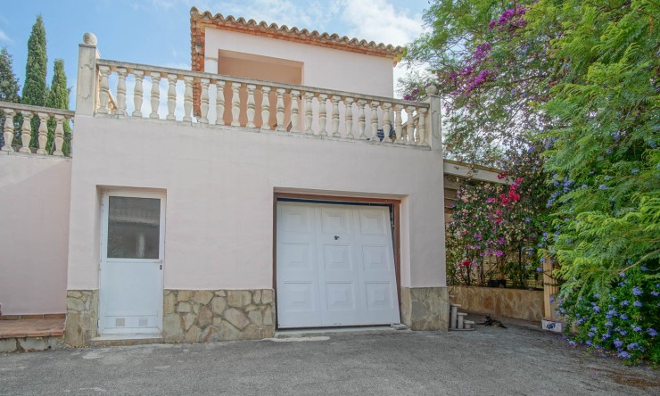 Reventa - Villa -
Orba - Aspre