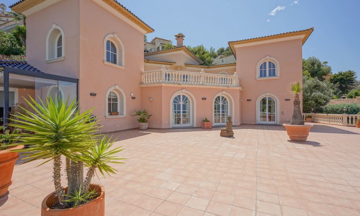 Resale - Villa -
Pedreguer - La Sella