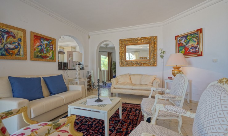 Resale - Villa -
Pedreguer - La Sella