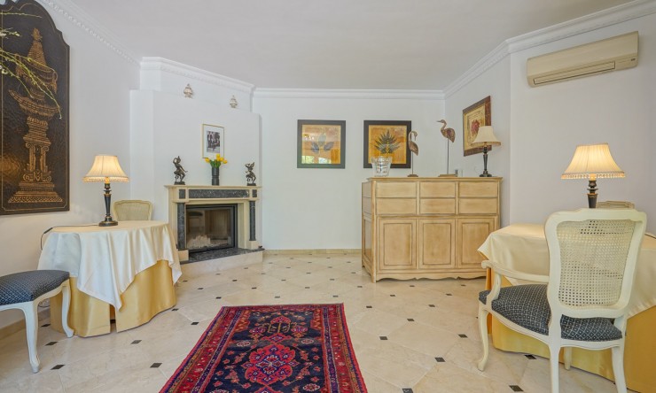 Resale - Villa -
Pedreguer - La Sella