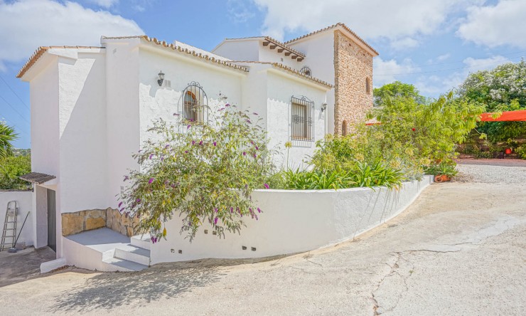 Resale - Villa -
Benissa - Busseit